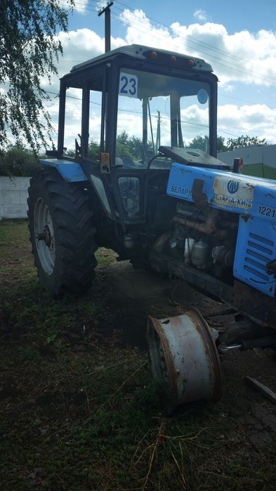 Трактор колісний МТЗ-1221