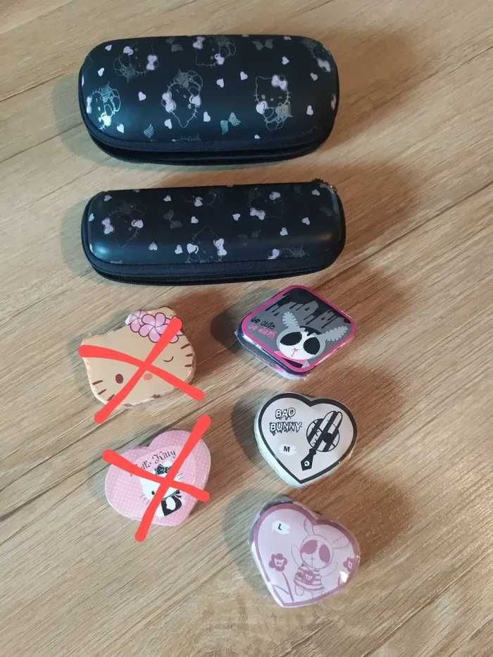 Hello Kitty etui, skompresowane ręczniki, skompreso majtki i koszulka