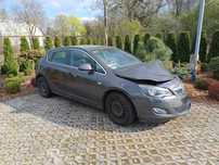 opel astra K 1.7 CDTI 110km 2010r po kolizji. Auto odpala
