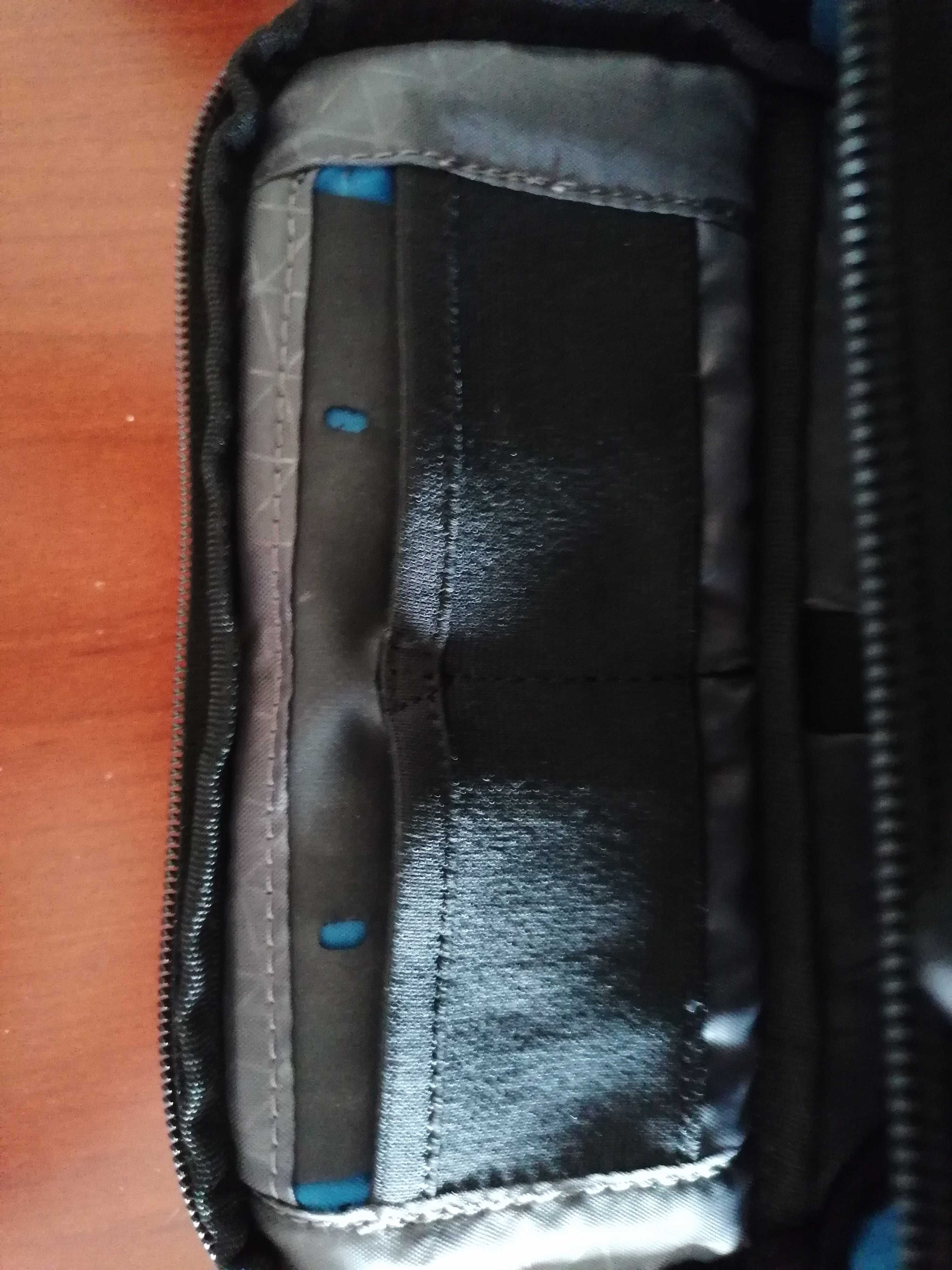 Bolsa Compacta Case logic como nova
