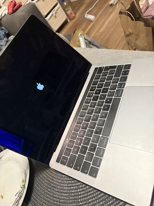 Macbook 13 pro srebrny