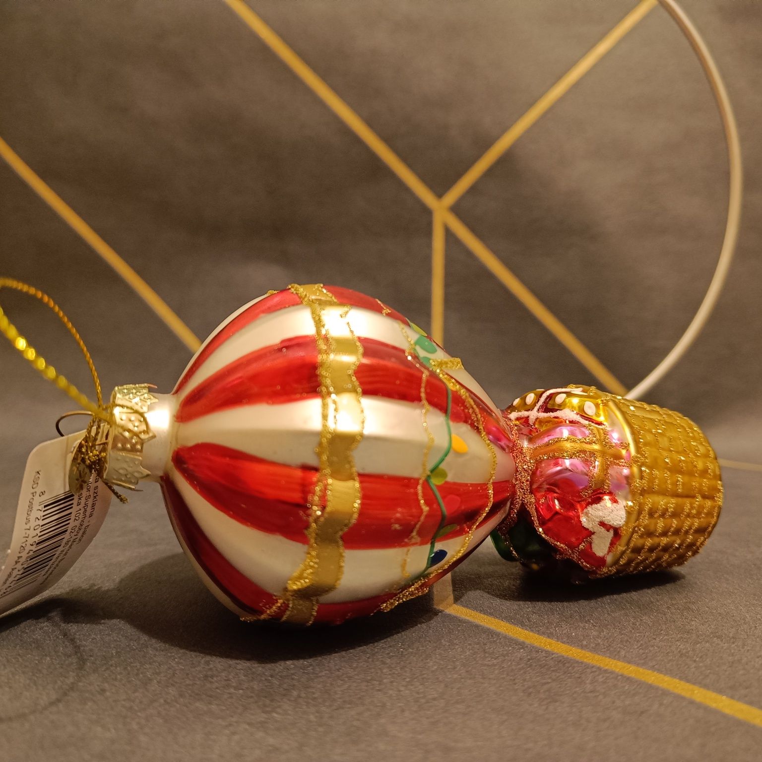 Szklana bombka Mikołaj w balonie