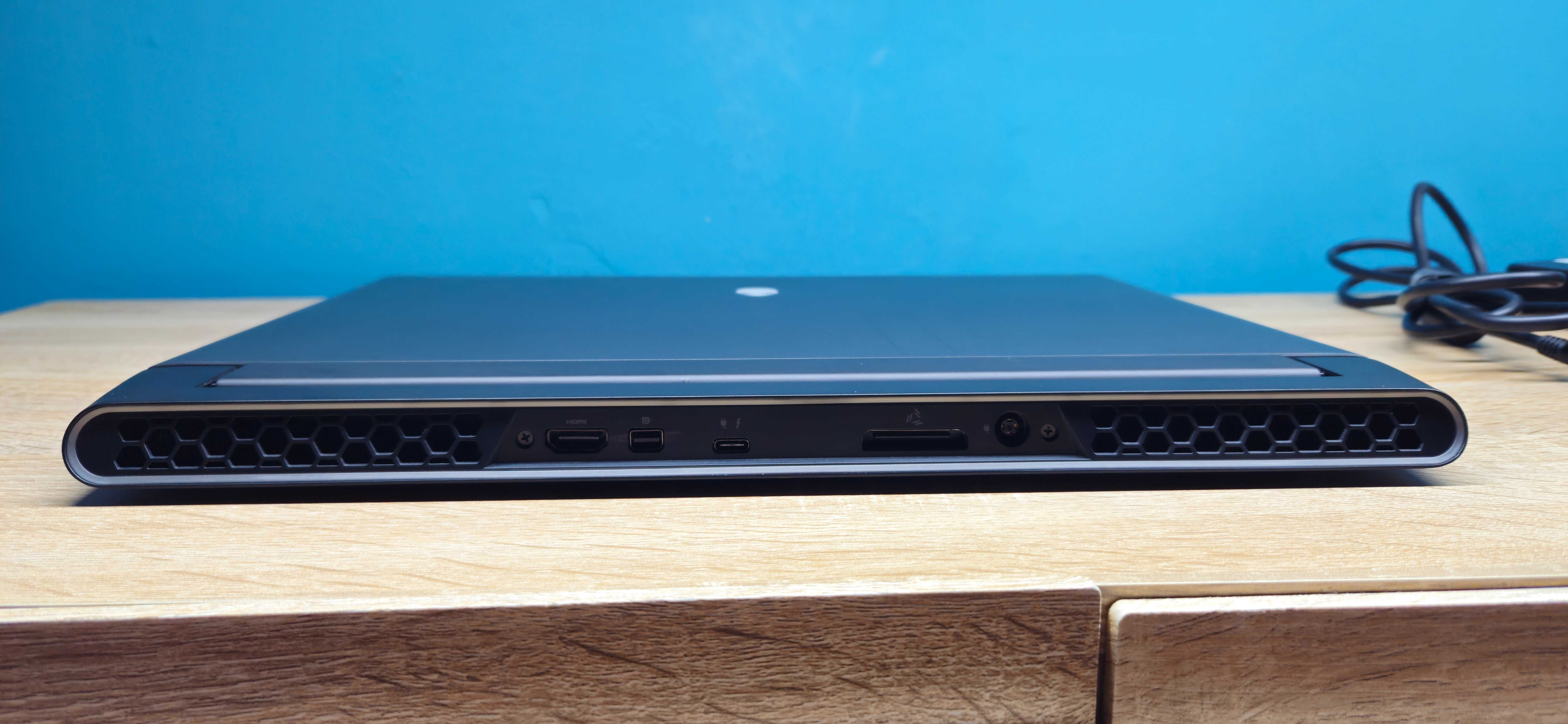 Dell Alienware M15 R3 i7-10750H, RTX 2070 Super 8GB, 1TB SSD, 32GB RAM