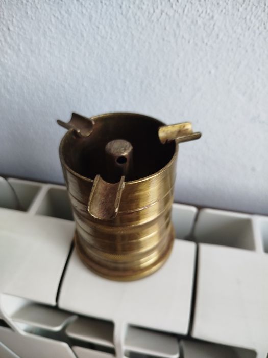 Cinzeiro em metal nunca usado