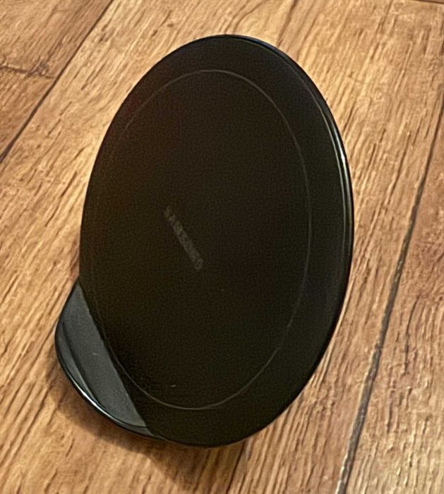 Oryginalna Ładowarka indukcyjna Samsung EP-N5105 Stand Black