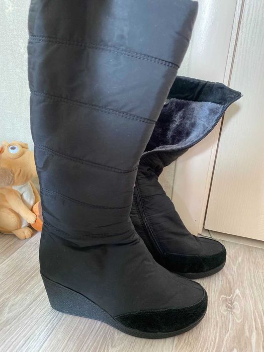 Дутики на танкетке, розмір 40, всередині хутро