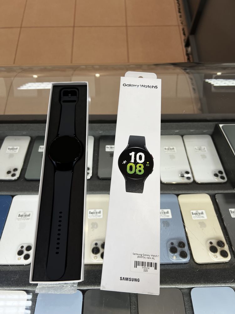 Samsung Galaxy Watch 5 44 mm нові