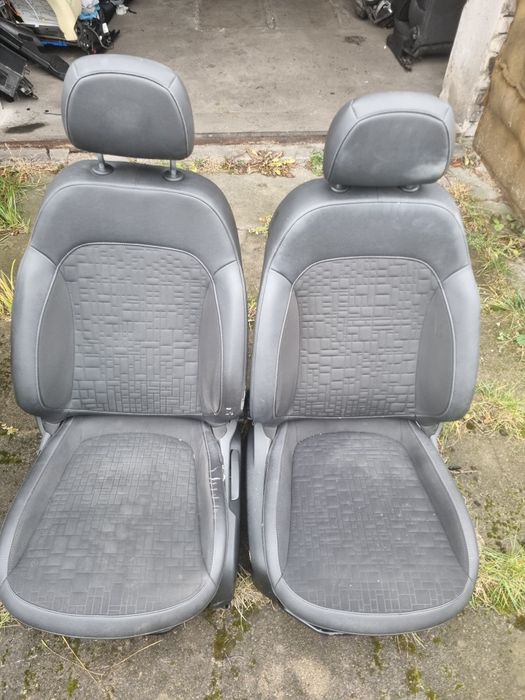 Na sprzedaż komplet foteli i boczków opel corsa e półskóry