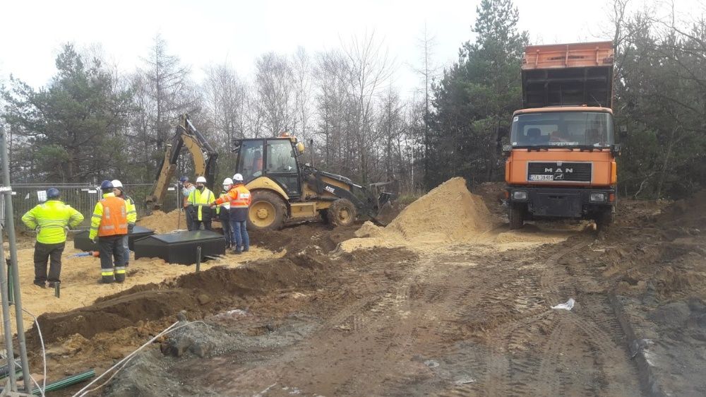 wykop pod fundamenty domu Koparko Ładowarką koparka kołowa młot