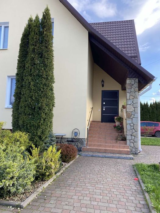 Оренда 2 поверх. будинку