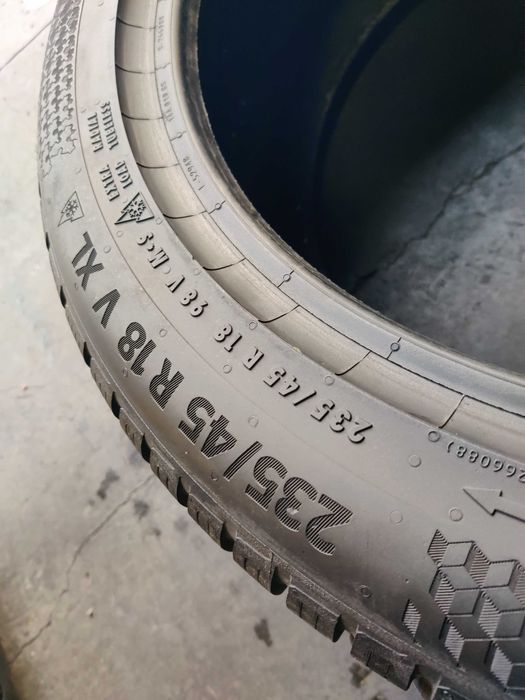 2шт R18 235-45 Continental TS870P зимові шини