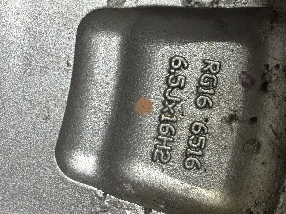 5 114,3 R16 з зимовою резиною 215/65/16