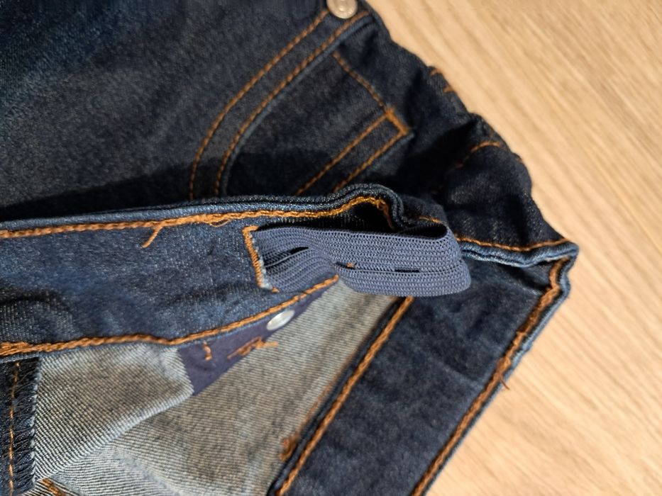 Spodnie jeansy chłopięce 140