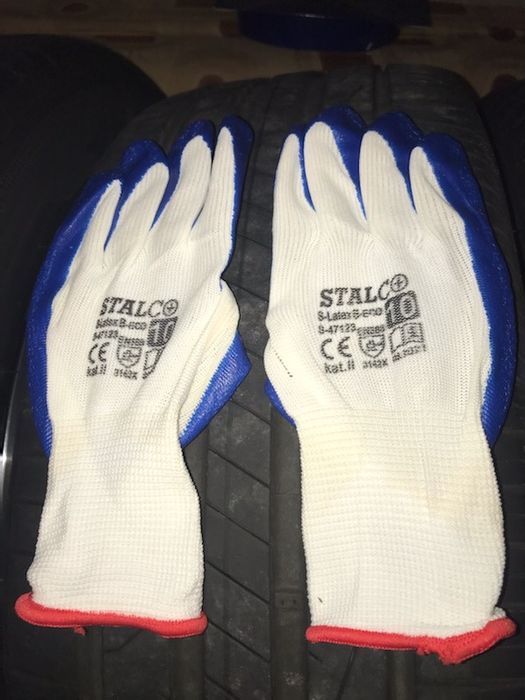 Sprzedam worki na gruz , rekawice nitrylowe , gogle i maski