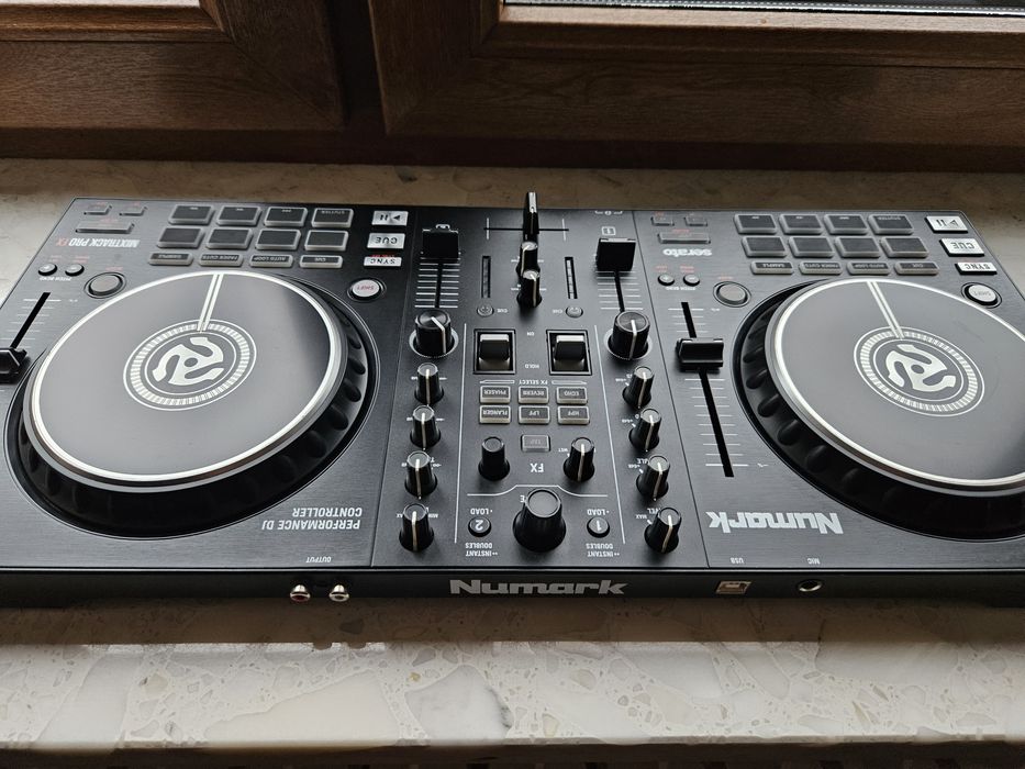 Konsola Numark Mixtrack Pro FX
