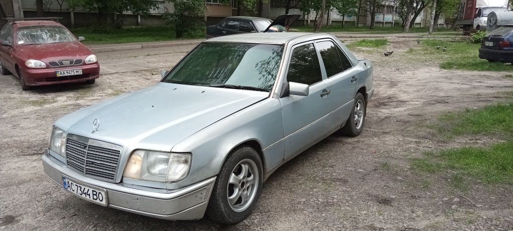 Mercedes,Е220,рестаил,1993,ГАЗ