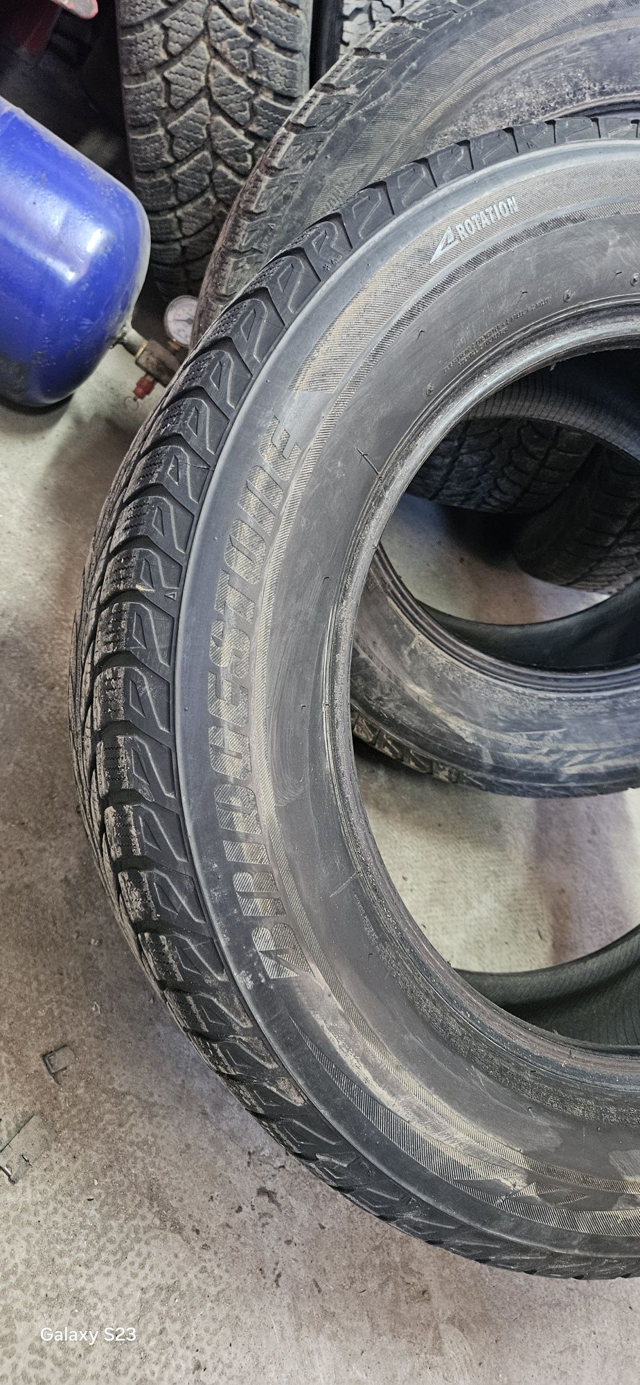 235/60 R18 LM80Z