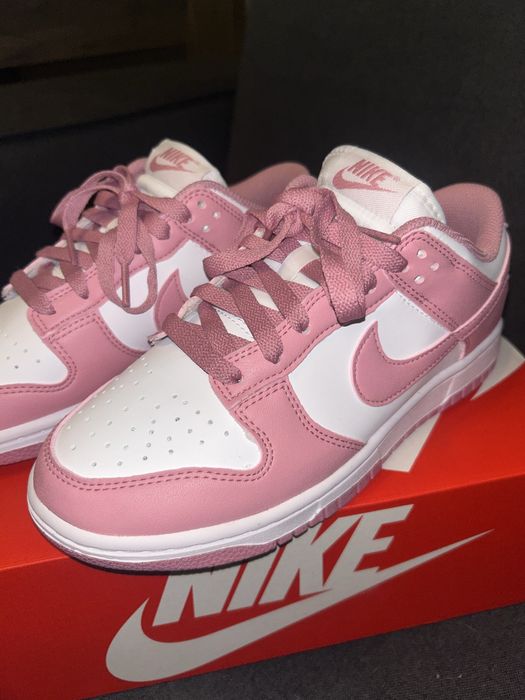 Nike dunk low pink