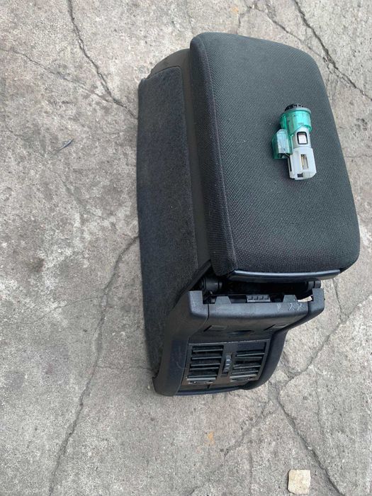 podłokietnik welurowy skoda superb 1