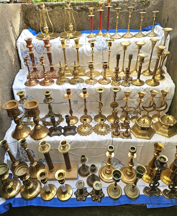 Бронзові вінтажні підсвічники.