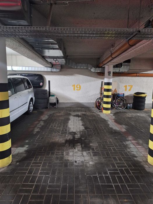 Sprzedam miejsce postojowe 15mkw w podziemnym parkingu