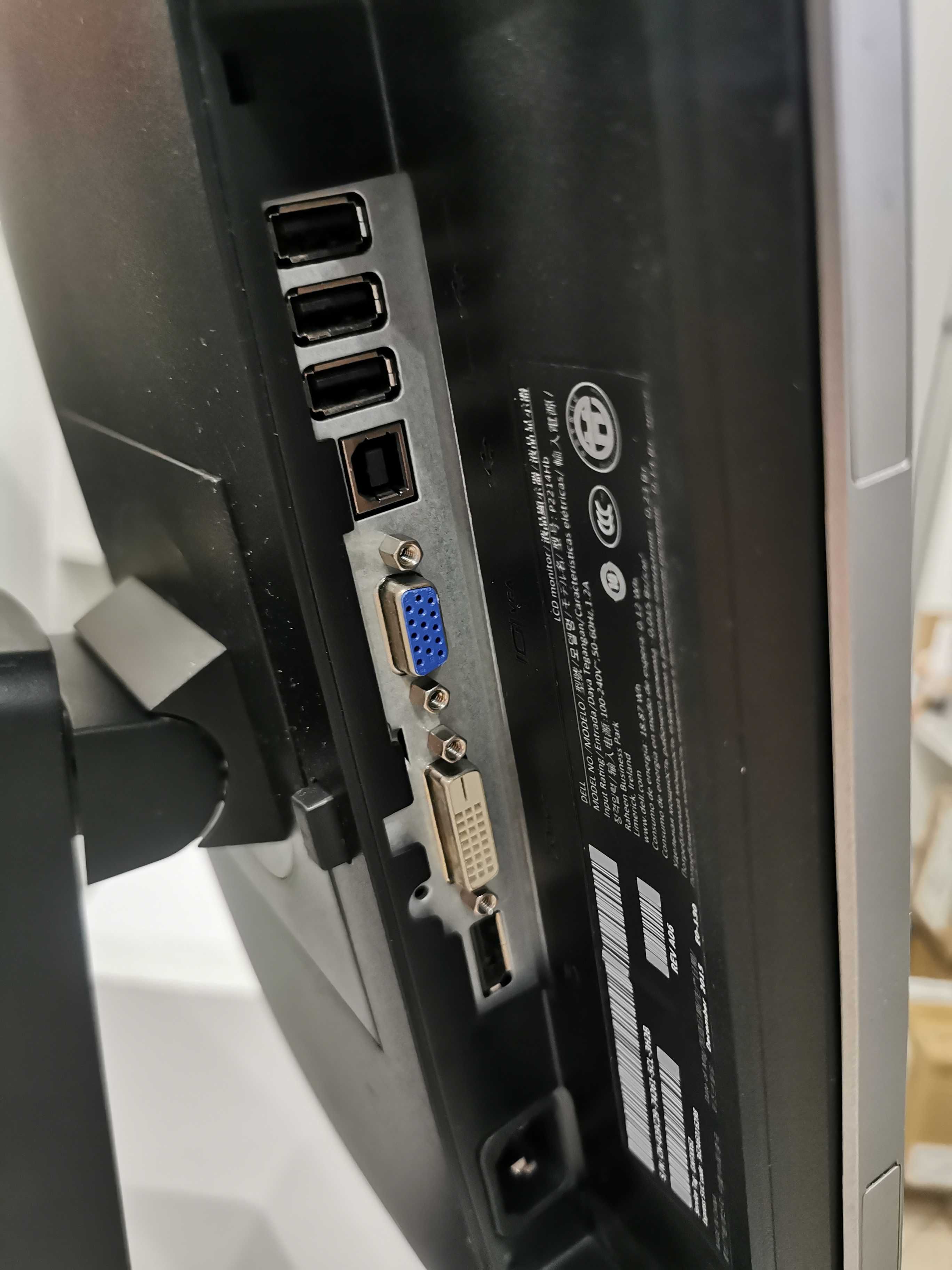 Monitor Dell 22"  pivot ladny