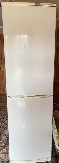 Холодильник з морозильною камерою Атлант