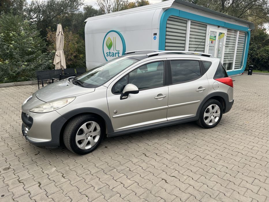 Продам Пежо 207 бензин