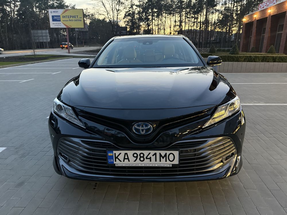 Продам Toyota Camry 2020  Hybrid
