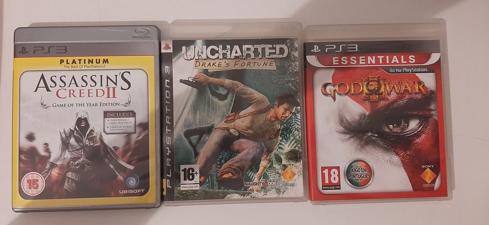Uncharted 1 e Assassin's Creed II e God of War 3 - PS3