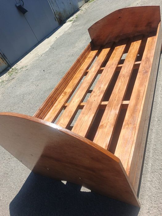 Продам ліжко з масиву дерева 
Мaтері