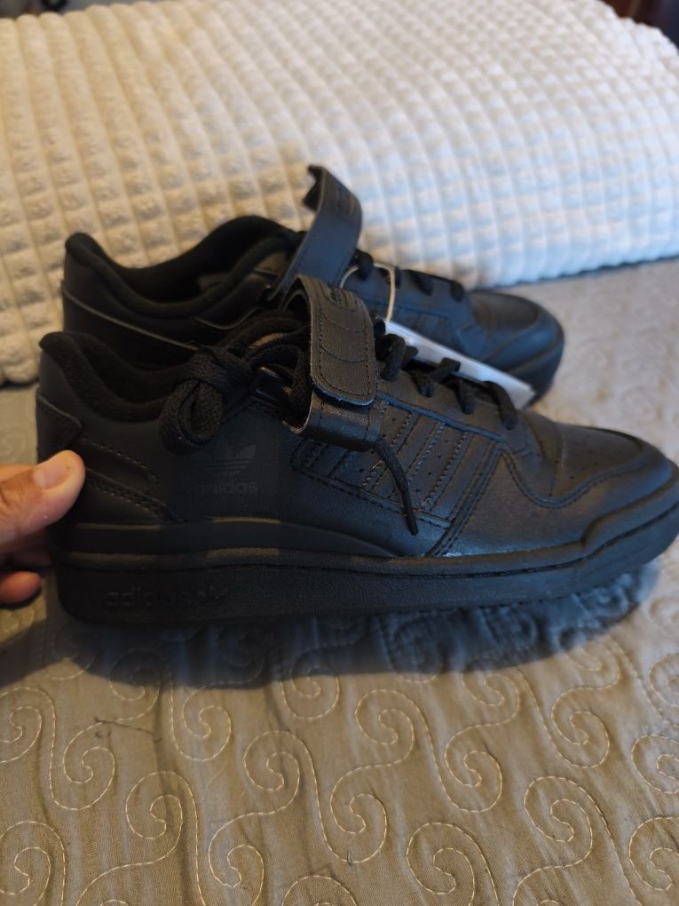 Sapatilhas adidas pretas unisexo