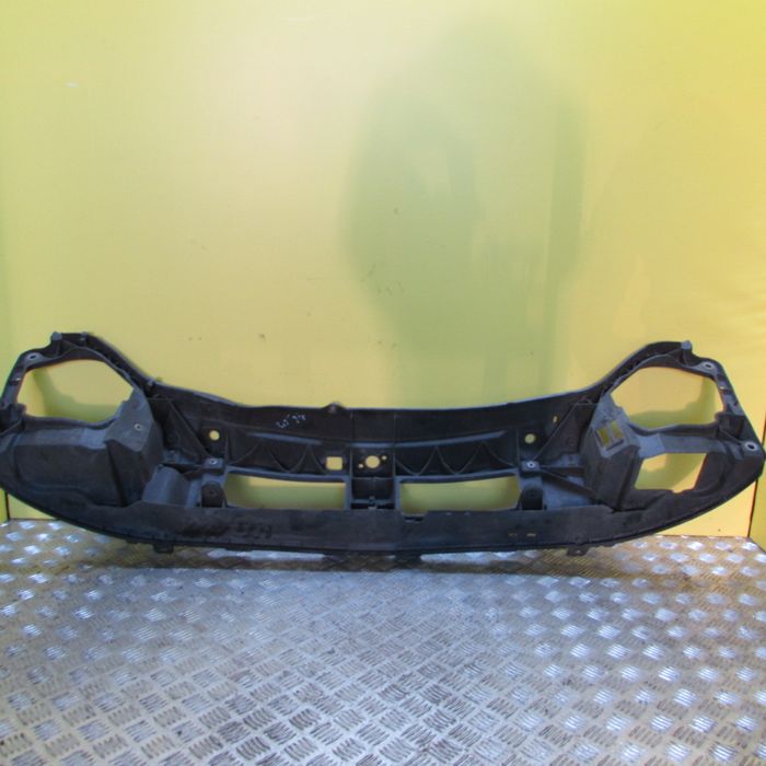 Панель передня Трафик 2 Виваро Trafic 2 Vivaro телевизор шрот