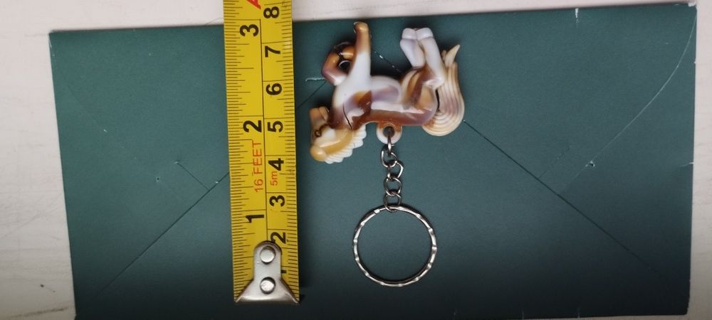 Брелок лошадь на удачу в новом году