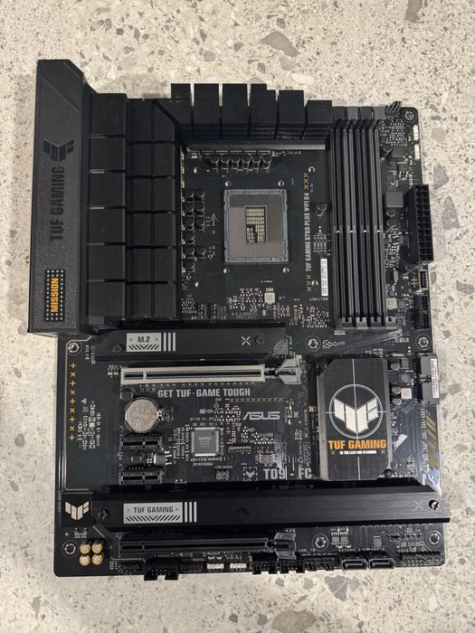 Материнська плата Asus TUF B760-Plus Wifi D4