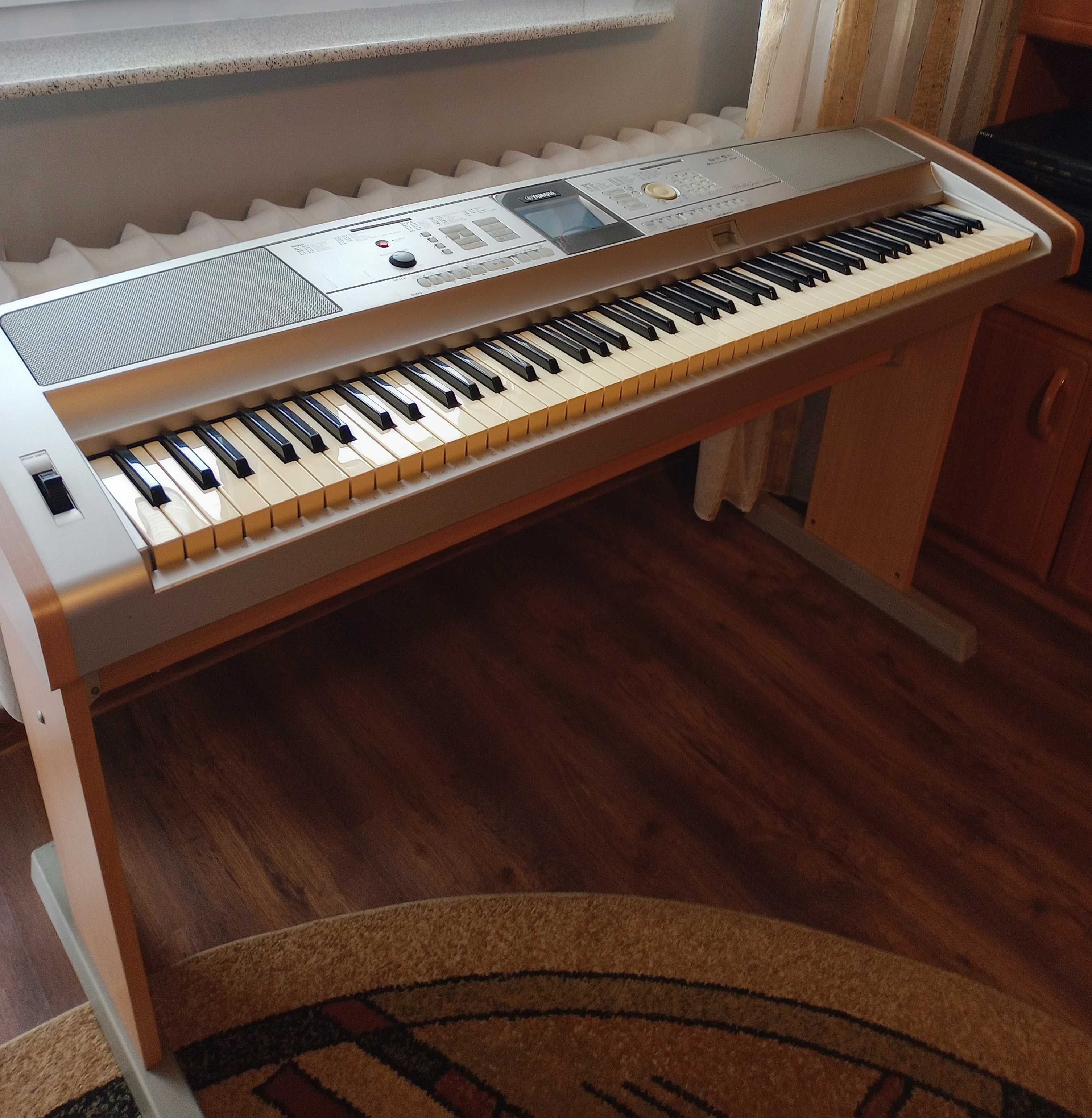 Keyboard pianino Yamaha  DGX 505 stan b. dobry Nowa cena