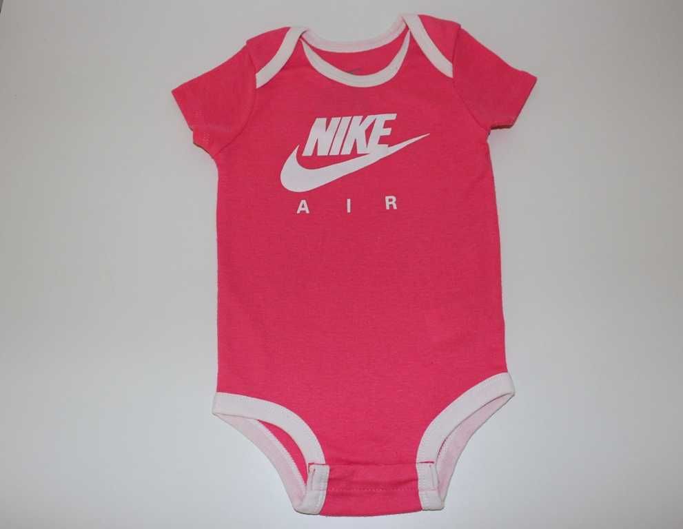 NIKE komplet: body, czapeczka, skarpetki na 0-6 M z opakowaniem