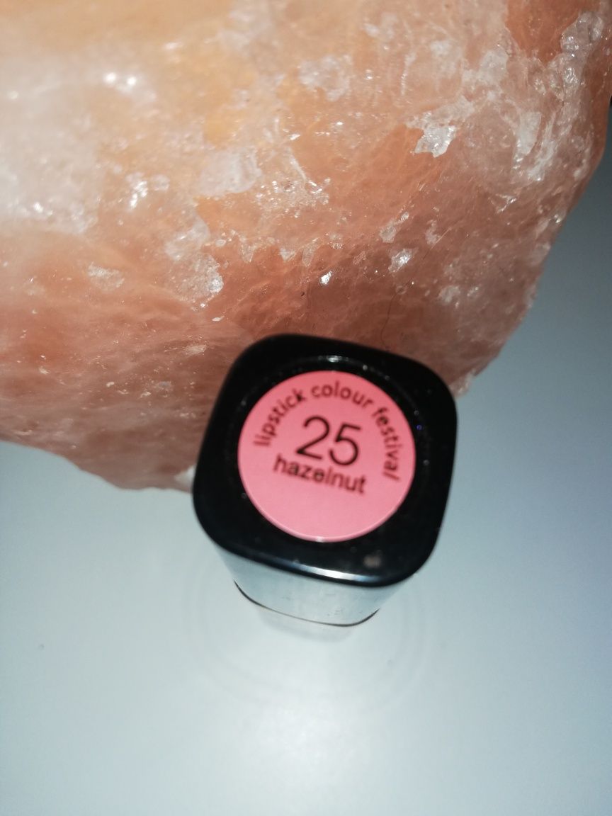 Pomadka HEAN CLASSIC COLOURS FESTIVAL
pomadka do ust 3, 4,5 g