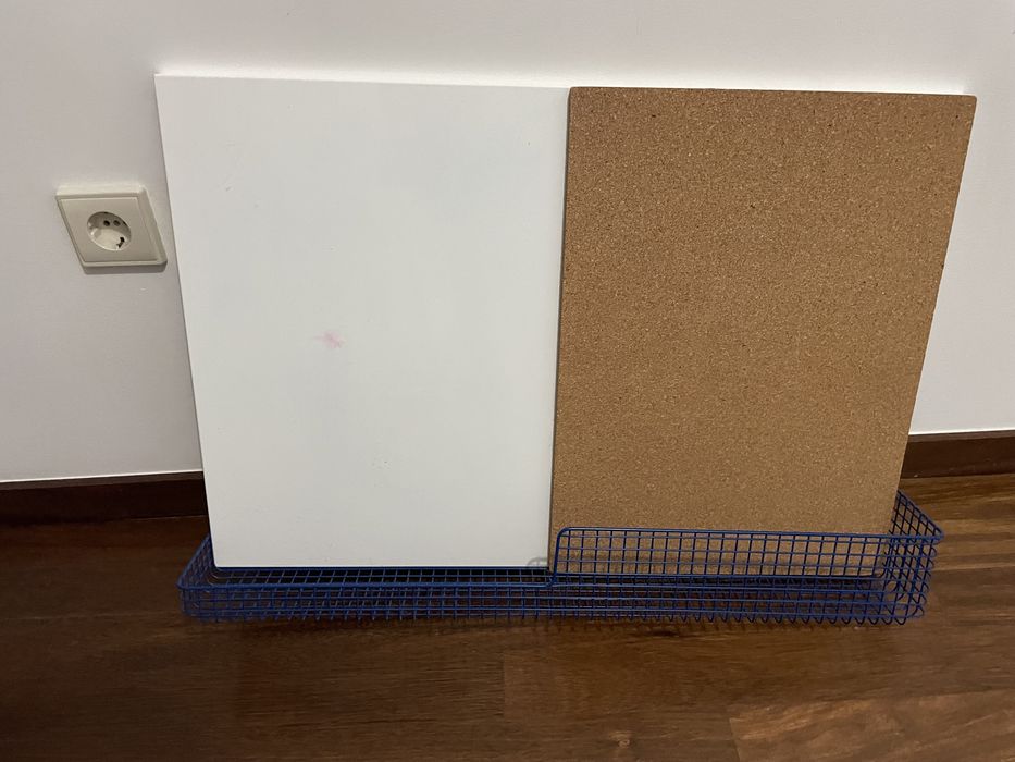 Quadro branco magnético com cortiça. Placa de mensagens