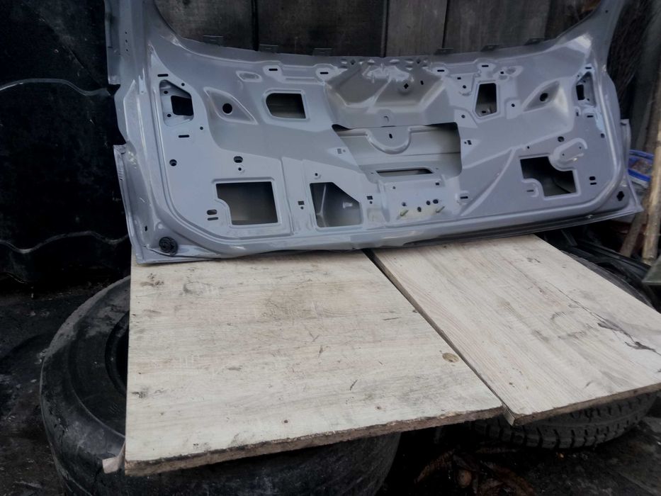 Кришка багажніка ,ляда VOLKSWAGEN ,GTX ID .4 фольксваген