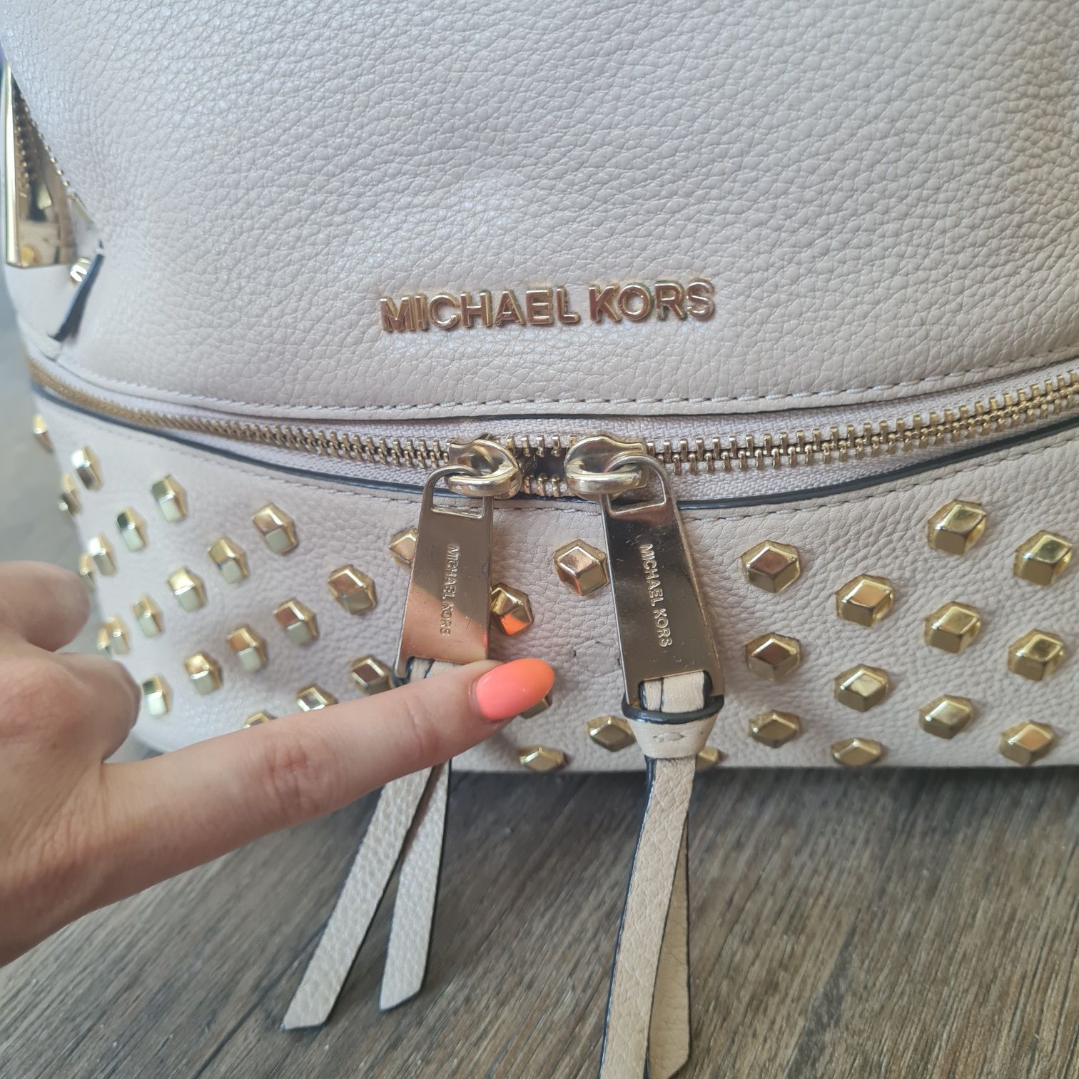 Michael Kors plecak plecaczek rhea beżowy logo duży mk monogram logowa