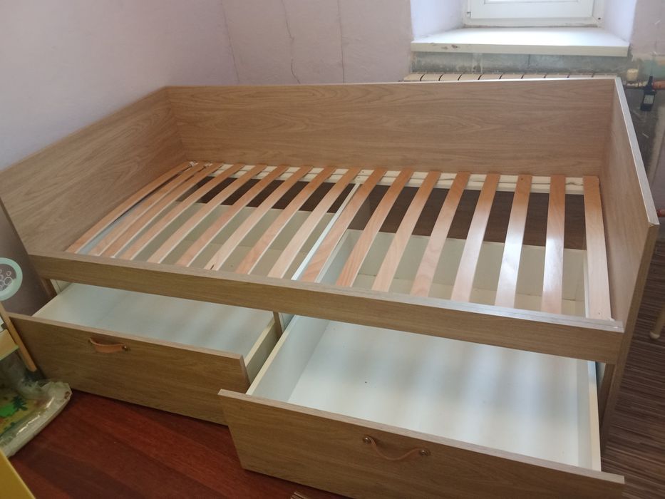 Łóżko młodzieżowe