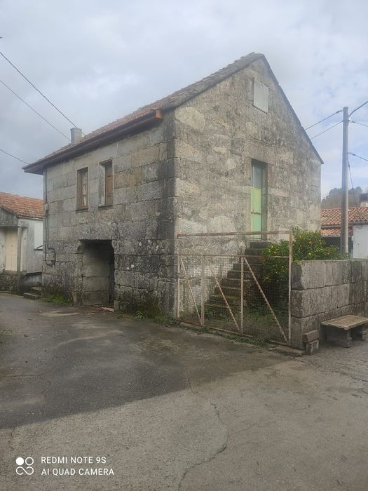 Ruínas na encosta do Gerês