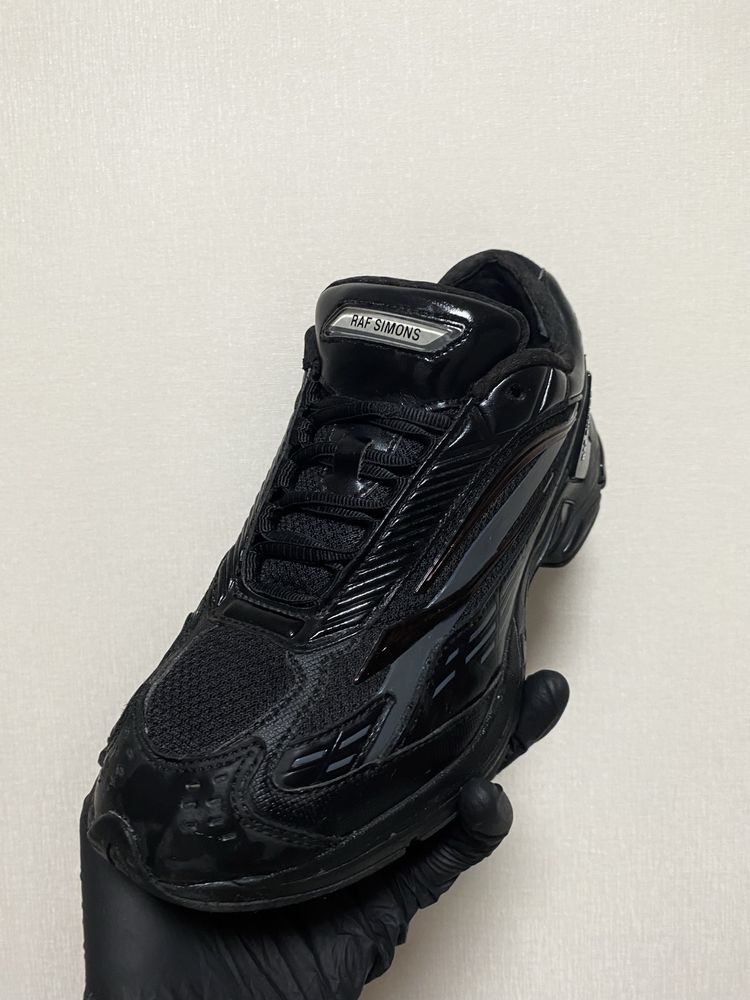 Raf Simons Ultrascepte black