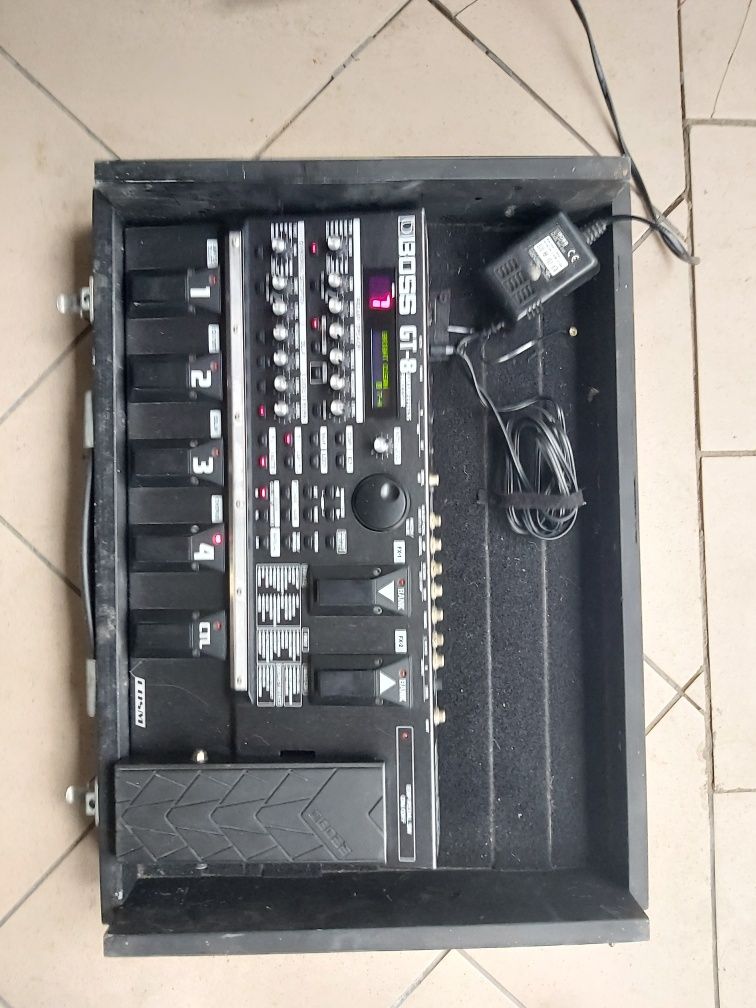 Boss Gt-8 Procesor Gitarowy plus Case-Podłoga!