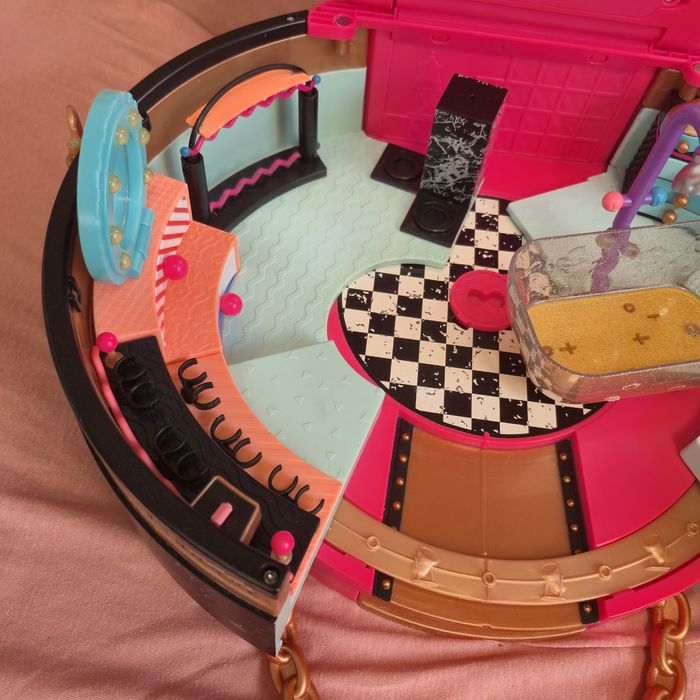 Салон краси Lol surprise,пилисос,мольберт,ходунці