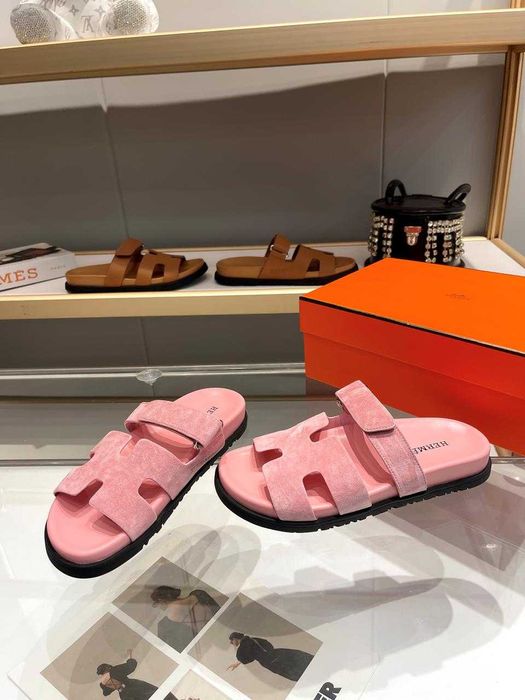Klapki HERMES Chyre wyszukany design na lato buty
