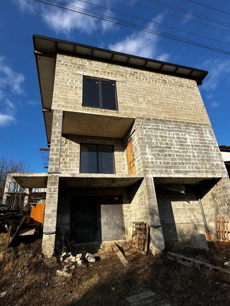 Продаж будинку в мальовничому містечку,село Чишки(озеро Мала Швейцарі)