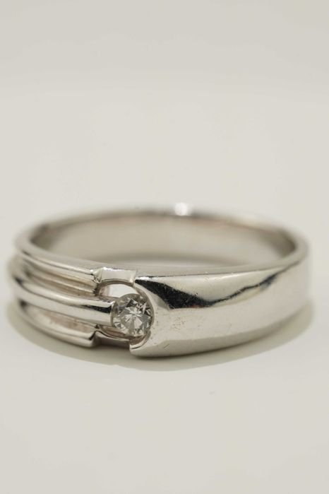 Złoty pierścionek z brylantem 3,65g 14k