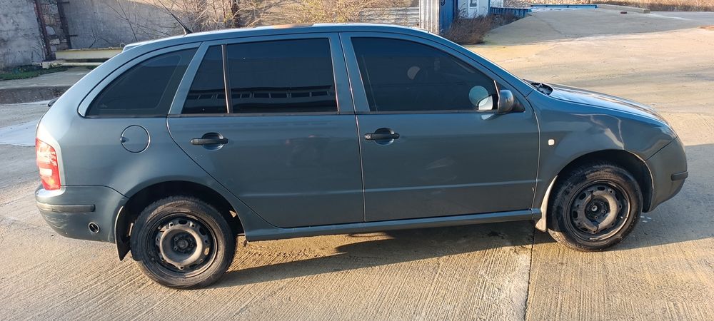 Шкода Фабия 2004 год 1.2 бензин